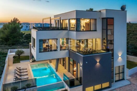 1730543878 544394666