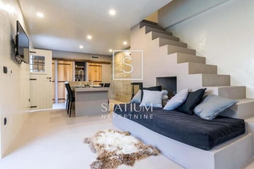 OPRTALJ, STEINHAUS MIT SWIMMINGPOOL UND PANORAMABLICK 1747751425 470371971