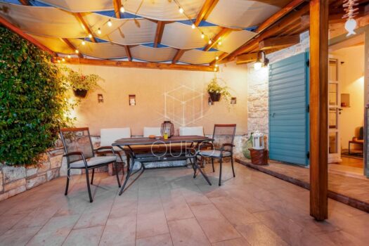 Versteckter Garten im Herzen von Rovinj – Renoviertes Steinhaus auf zwei Etagen 1749662141 2