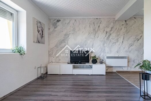 1750077608 osijek renovirani dvosoban stan s balkonom i opremom 9