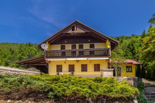 1750150744 lukovo prostrana kuca s velikom okucnicom 1