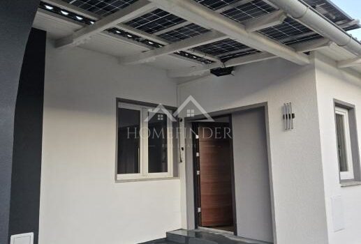 1751373510 kuca nizu solarnom elektranom slika 238053643