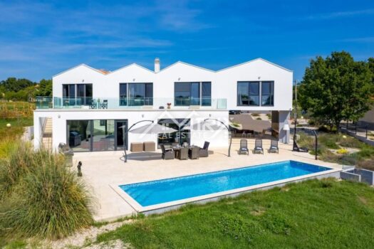 1752052112 585914083