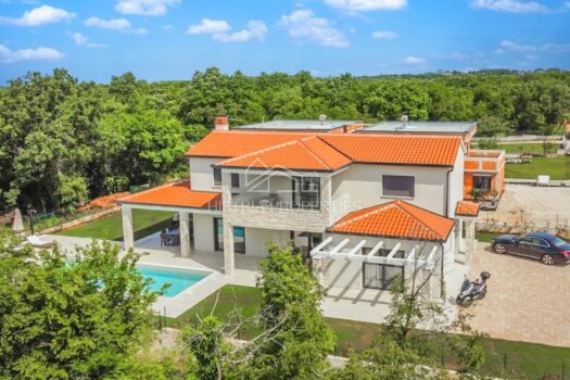 1752841624 556532027 1