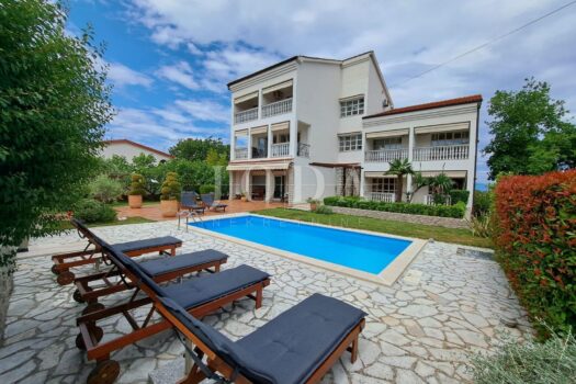 1752850512 845570255 418018 0