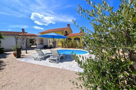 1753181647 otok krk dobrin kuca s bazenom