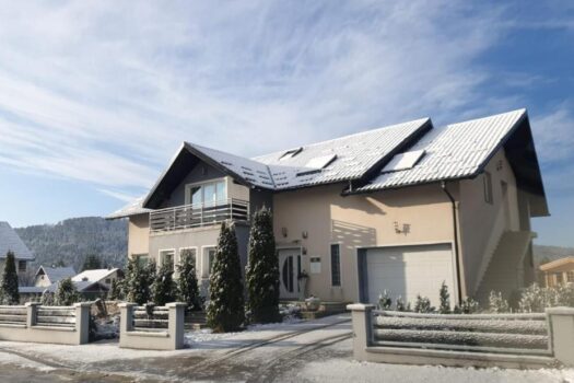 1753298075 kuca ravna gora 1