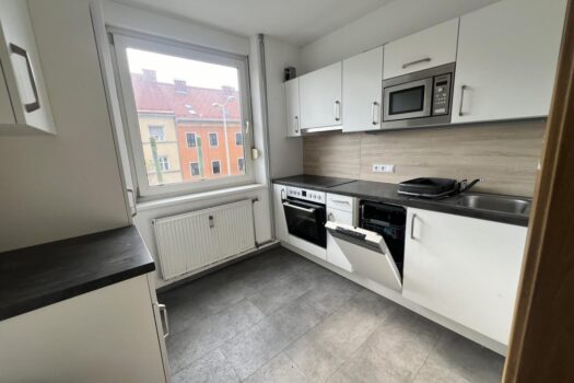 Nähe Bahnhof, 3 Zimmer mit Balkon & extra Küche ++Videorundgang++ 20240712_064623980_iOS