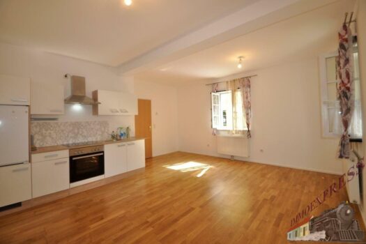 Sehr schöne Single-Wohnung in Pressbaum Ortsteil Pfalzau mit Pergola Bild1