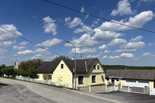 25f0mBQahb2S0fy51AJP2D