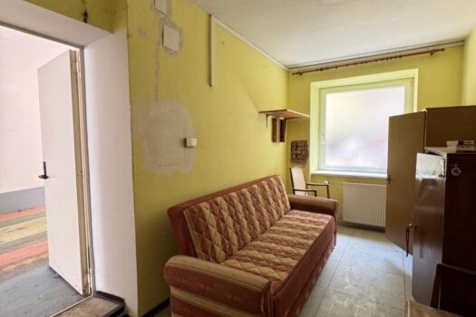 26ji4cE1fLhBupKcZE5snM