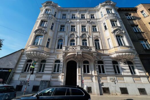 2Fy1FpVI1GdnybB35zHjA9