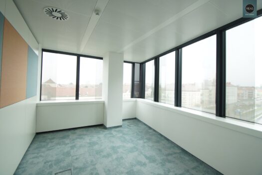 2NFC7ny0XGRRF9hb4UIHP4 1