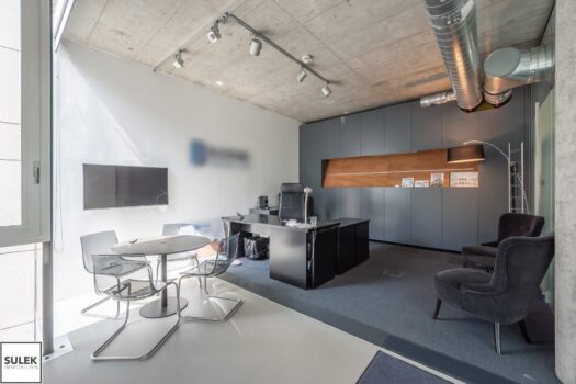 3a6QubCDdvjMQdKUbR79zl