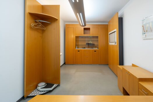 ZU MIETEN: Vielseitig nutzbare Gewerbe/Bürofläche – individuell gestaltbar! Barrierefrei 3w1jZTJAgAaDCTuY6prClK