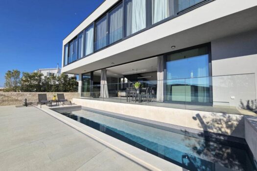 Einzigartige Villa am Meer in der Nähe von Šibenik