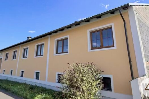 Reitanlage mit Wohngebäude 5C1AGgYaF1cBKobnMTbfam