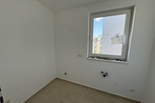 5irBO7LKAFVaMgNFLrLUCV