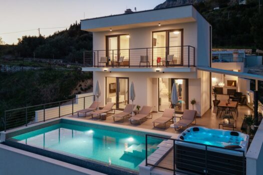 Neue Villa mit Meerblick in Omiš