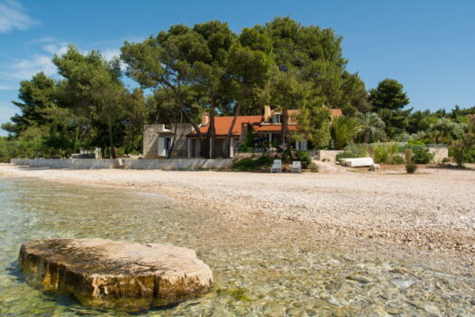 Haus am Strand auf der Insel Brac