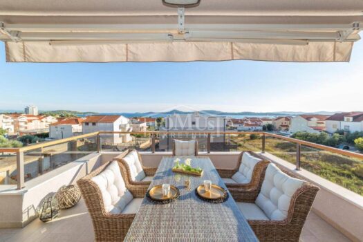 1724326642 260752947