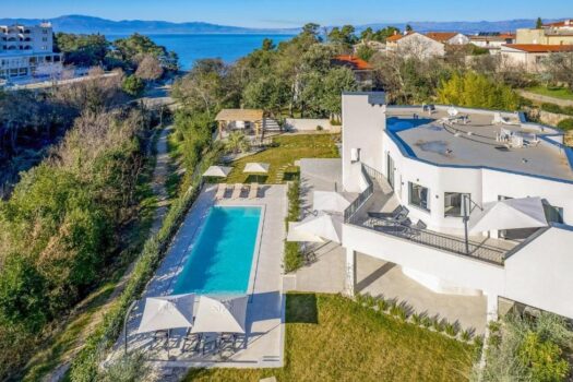 1738868648 535273915