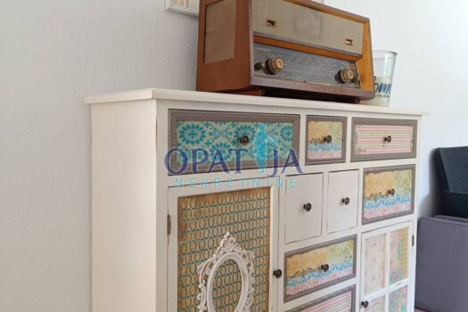 1743612322 1743595760534