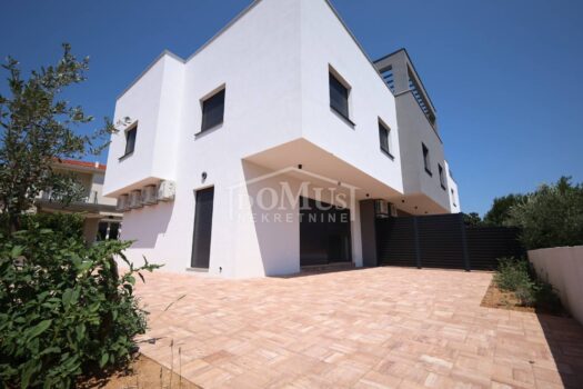 Vodice, Neubau, Triplex Gebäude 136,48 m2, nur 200m vom Strand entfernt 1754576114 img 6408