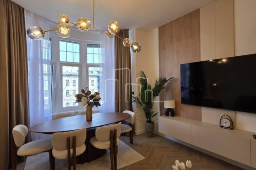 1755351886 1000088573