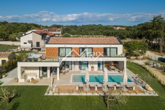 1755608804 moderna kuca sa pogledom na more i 5 spavacih soba 10