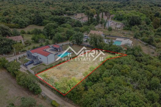 1756045480 mm 5 of 12