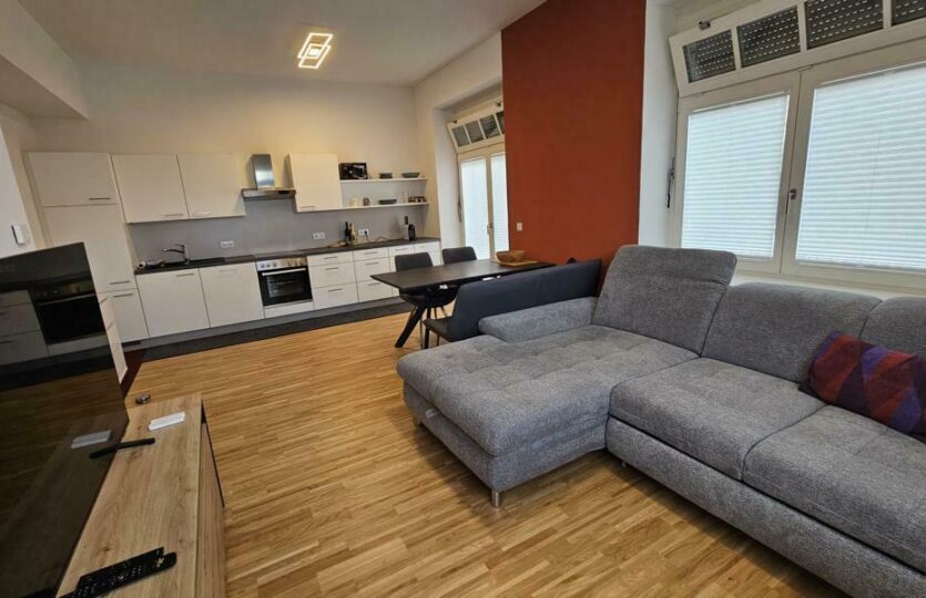 Wohn-Essbereich mit Küche (auf Wunsch im KP inkludiert!)