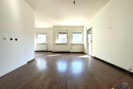 Große 4-Zimmer Eigentumswohnung im schönen Theodor Kery Wohnpark, neben dem Neufelder See! Wohnzimmer, Eingang