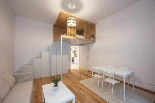 1orMNcxY5wOHt08bQXcFIE 1