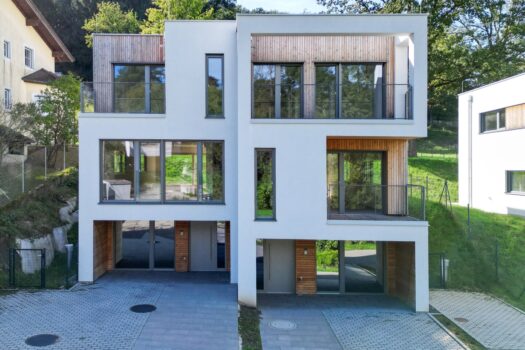 5-Zimmer Doppelhaushälfte 1a in Klosterneuburg | Naturteich Außenansicht