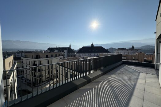 4VbItroDF4gD4YEnpei52Z