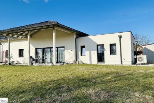 4jczKWe9IXIigyw9IxLACA