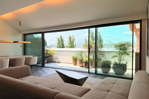 5tswsCToeZmjDSLVjnGS0Z