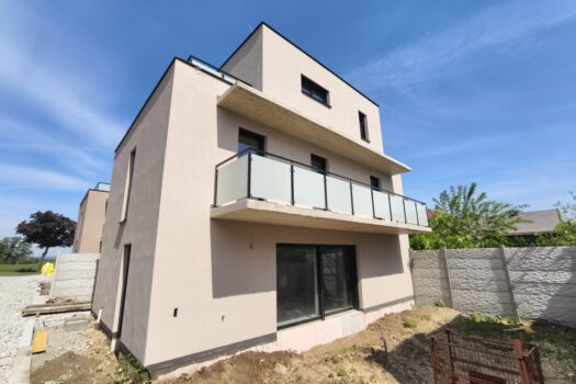 6CO8lRB30zIPainePD5Njk 1