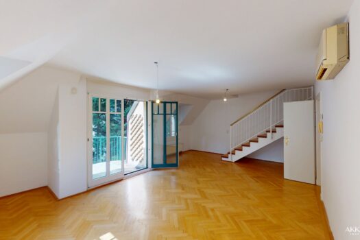 Elegante Dachgeschosswohnung mit Gartenblick, Terrassen und Garage 7AxM8J27tmXtheDo8JtP83