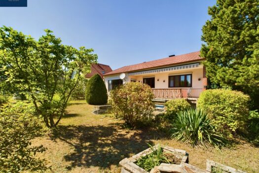 WOHN-BUNGALOW „ Little TOSKANA“ - mit herrlichem Gartengrundstück und Garage Hausansicht vom Garten - Pic 1