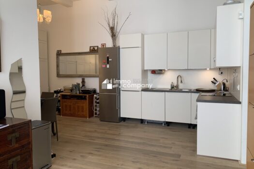 Cm7LE0jHjLk6q6vVRtx5q