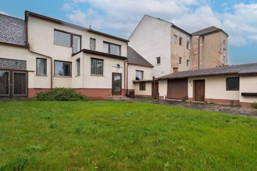 Ein oder Mehrfamilienhaus in zentraler Lage von Marchegg! Rückseite Haus