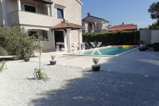 1656318738 364482763