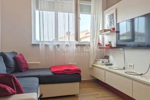 1739798148 sarmantan potpuno namjesten stan u centru poreca 38 m 1