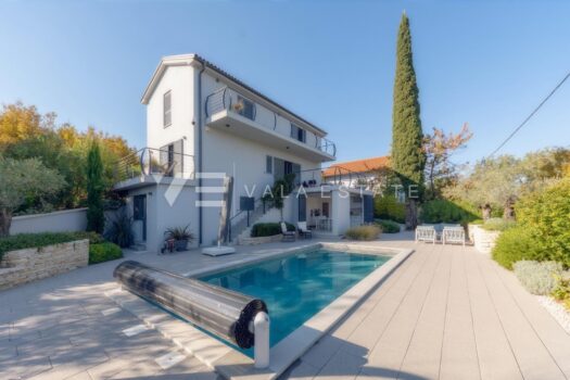 MODERNES EINFAMILIENHAUS MIT POOL UND MEERBLICK 1747651974 img 2141 post