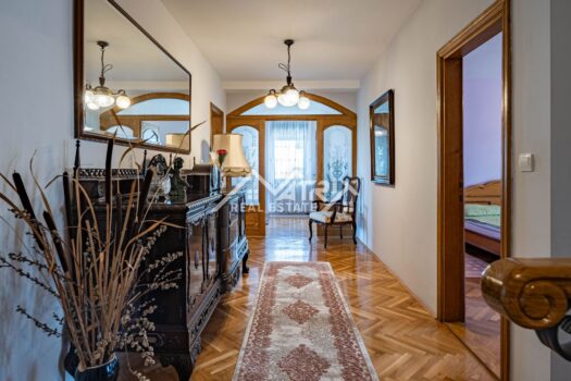 Osijek, Haus mit Geschäftsraum und großem Hof 1750341971 osijek kuca s poslovnim prostorom i velikim dvoristem 24