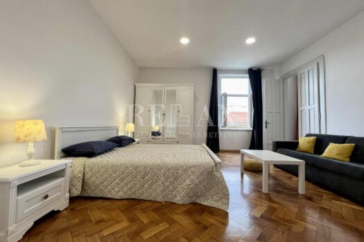 1756724354 1000034688