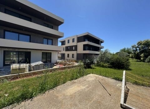 1757161564 thumb 1754124193 thumb 1747474306 1000031946