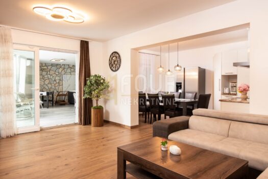 1758108226 prodaja stan matulji 19